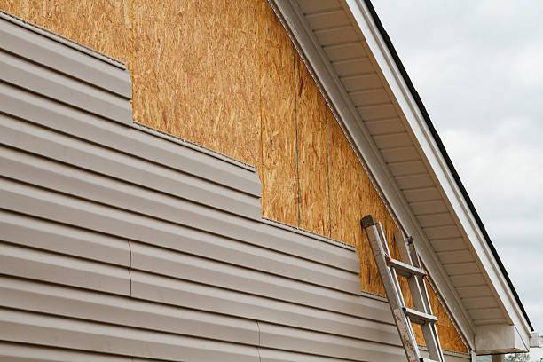 24/7 Emergency Vinyl Siding experts in North Canton, OH